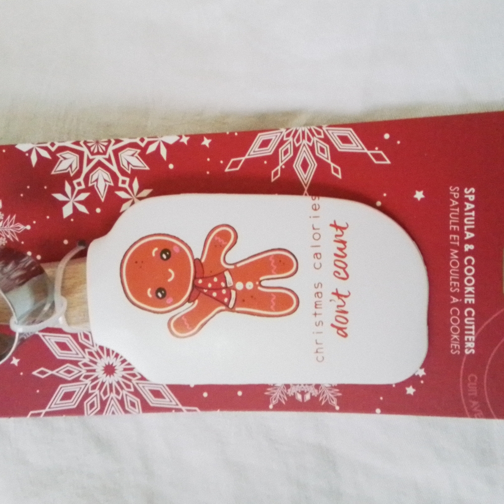 Gingerbread Boy Silicone Spatula + 2 Cookie Cutters